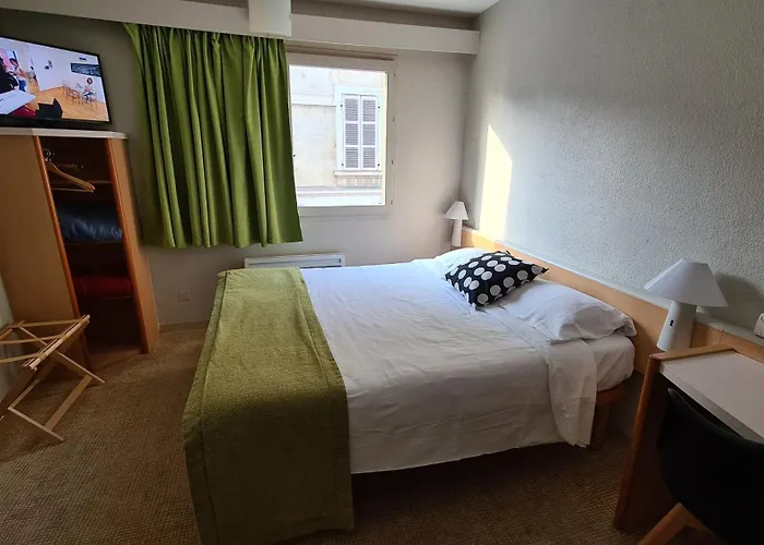 Belley Hotels