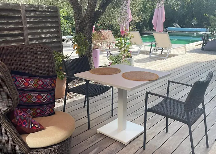 Saint-Maximin-la-Sainte-Baume Hotels