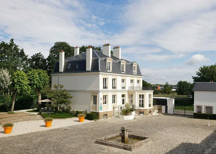 Saclay Hotels