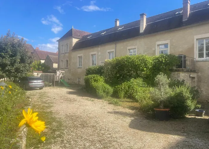Chablis Hotels