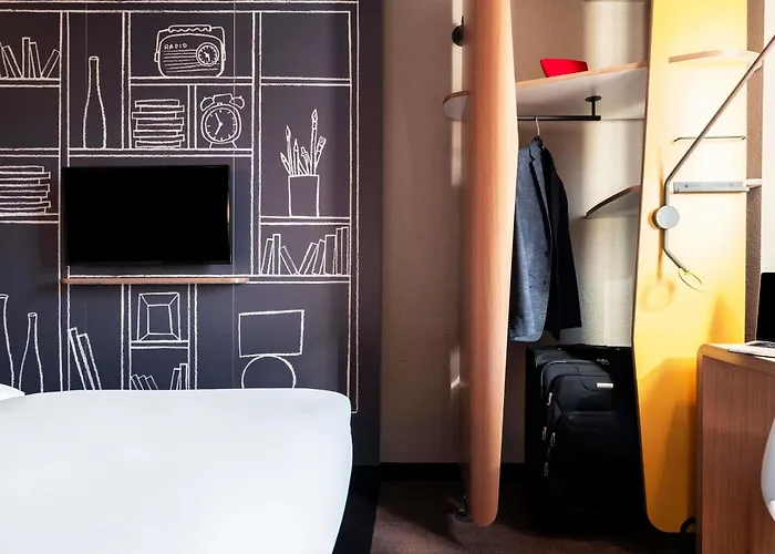 Ibis Rouen Centre Champ De Mars Hotel