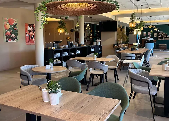 Saint-Martin-de-Crau Hotels