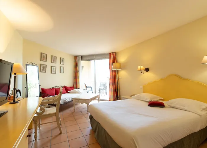 Golden Tulip Avignon Le Paradou