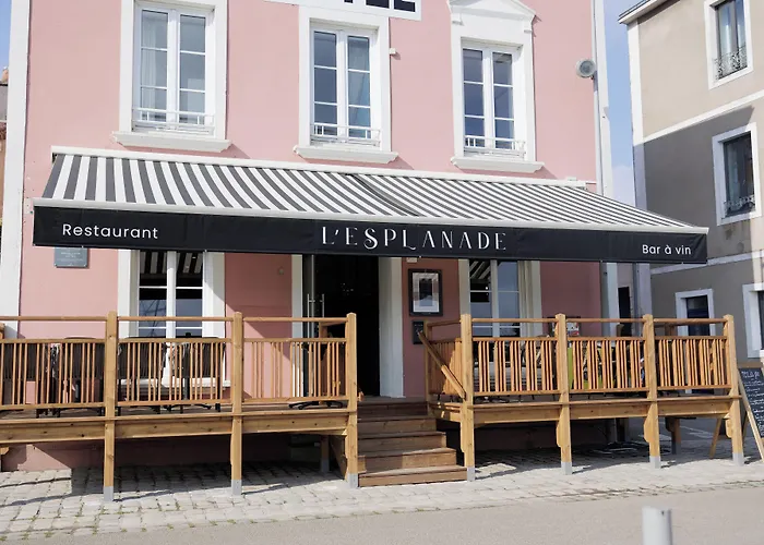 Le Pellerin Hotels