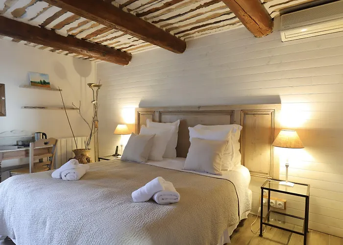 Hotel La Ferme De La Huppe à Gordes