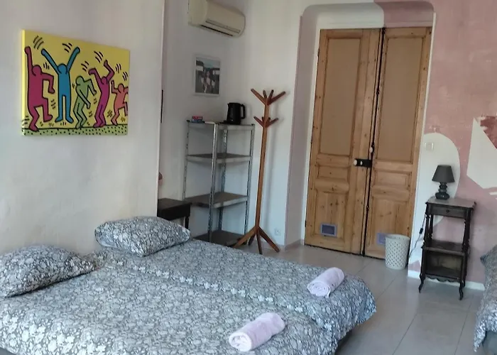 Chez Brigitte Guesthouse Niza