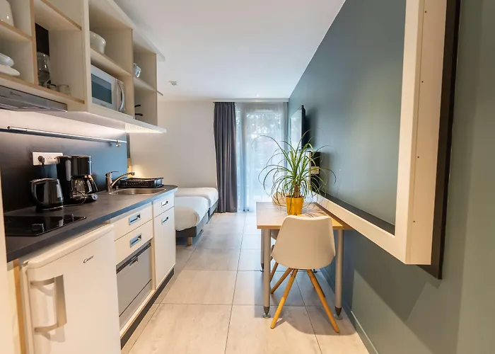 Kyriad Residence Cabries - Plan De Campagne