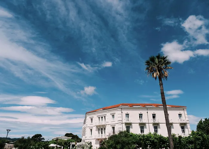 Grand Hotel Des Sablettes Plage, Curio Collection By Hilton La Seyne-sur-Mer