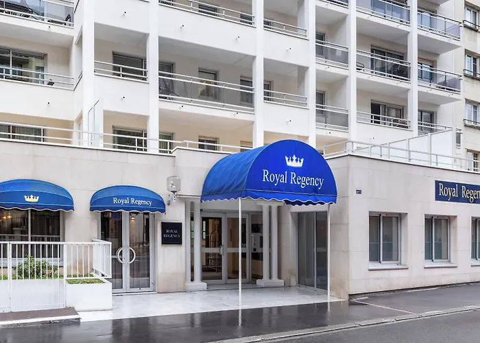 Vincennes Hotels