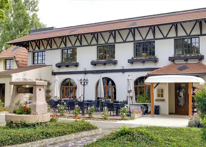 Holnon Hotels