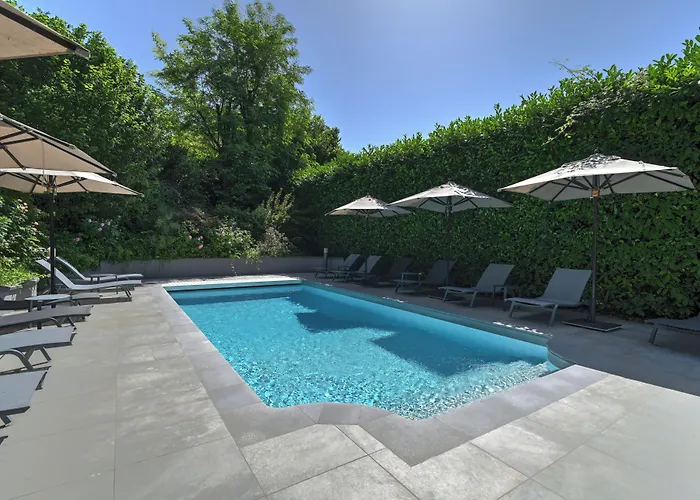 La Boisse Hotels