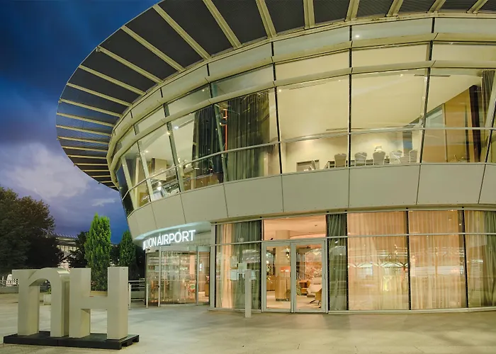 Rencurel Hotels