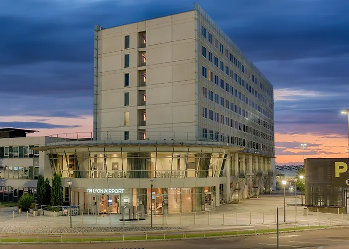 Champagne-en-Valromey Hotels