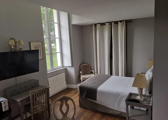 Saint-Menoux Hotels