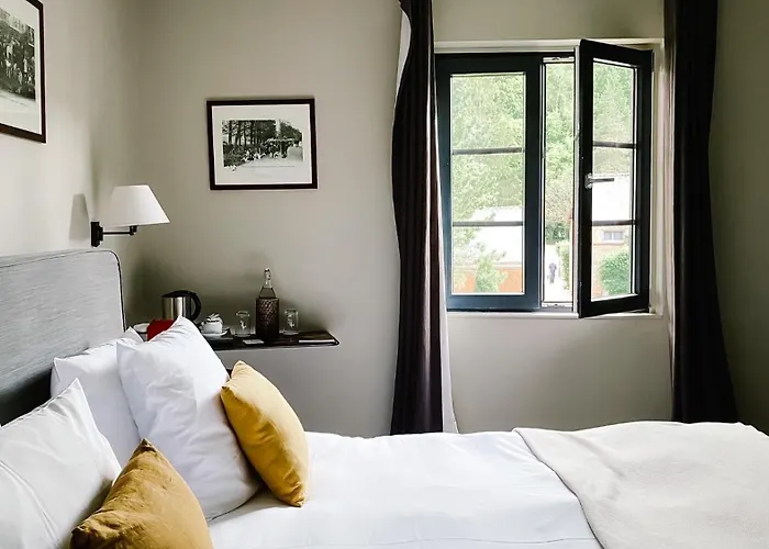 Lyons-la-Foret Hotels
