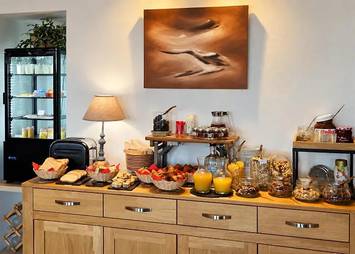 Elne Hotels
