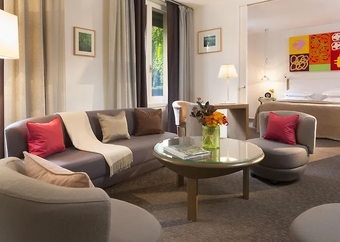 Pershing Hall Paris