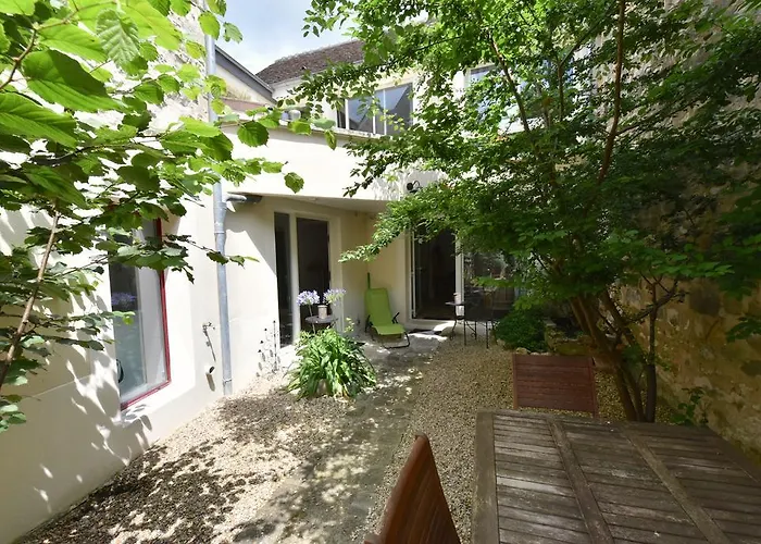 Bed and Breakfast Le 3 Rue Grande à Moret-sur-Loing