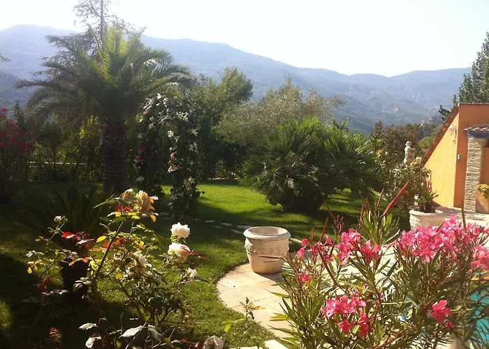 Hôtels à Contes (Alpes-Maritimes)