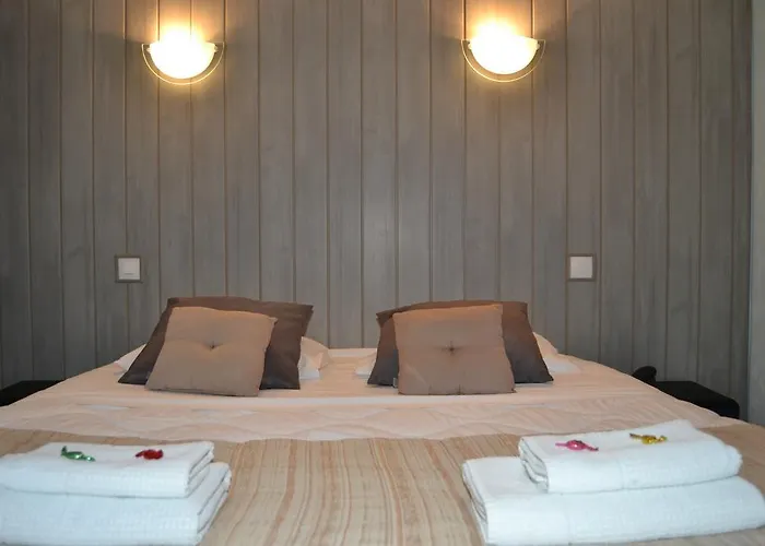 Hotel Logis Les Parcs à Talmont-Saint-Hilaire