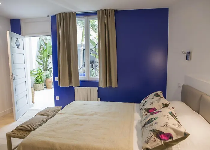 Douce Nuits Hotel