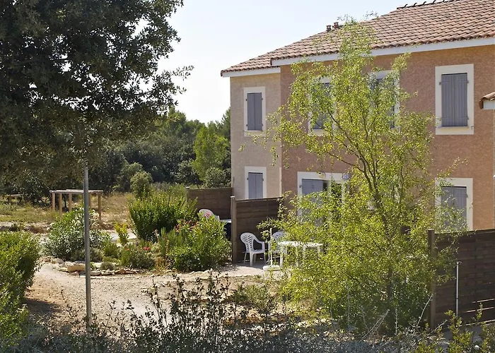 Residence Odalys Le Mas Des Vignes Calvisson