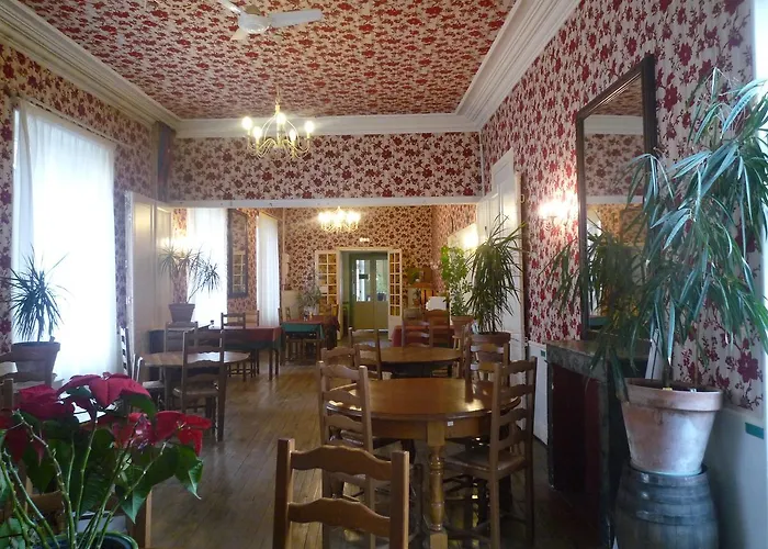 Felletin Hotels