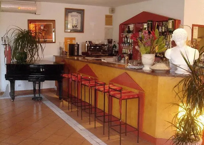 Le Cesar Hotel Plan-de-Cuques