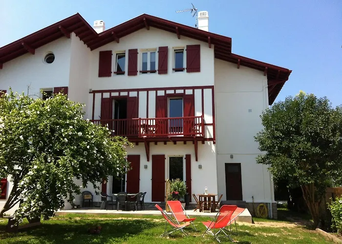 Bed and Breakfast Aux Arenes De Bayona