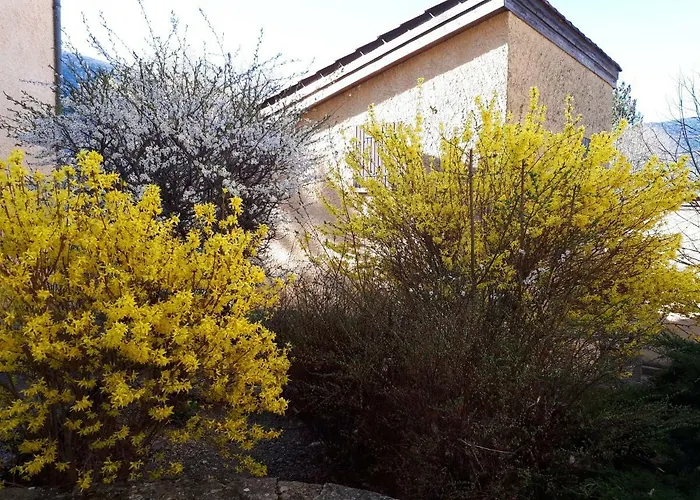 Hotel Vvf Drome Provence à Montbrun-les-Bains
