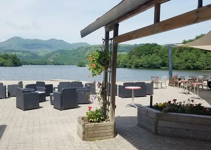 Hotel Domaine Du Lac Chambon Murol