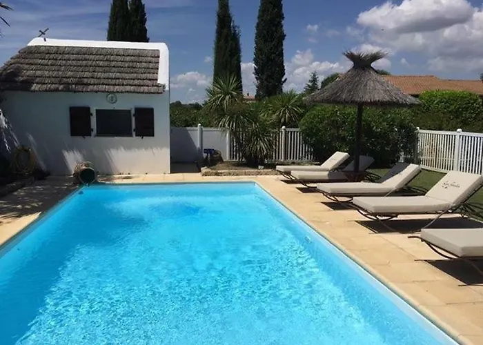 Hotel Lou Garbin à Saint-Laurent-dʼAigouze