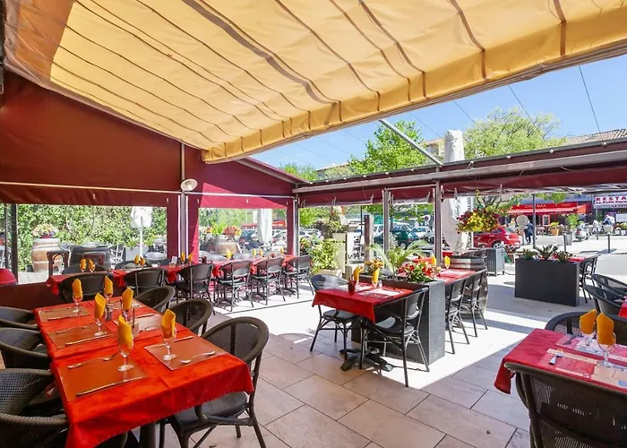 Hôtel-Restaurant Le Blueberry Malaucène
