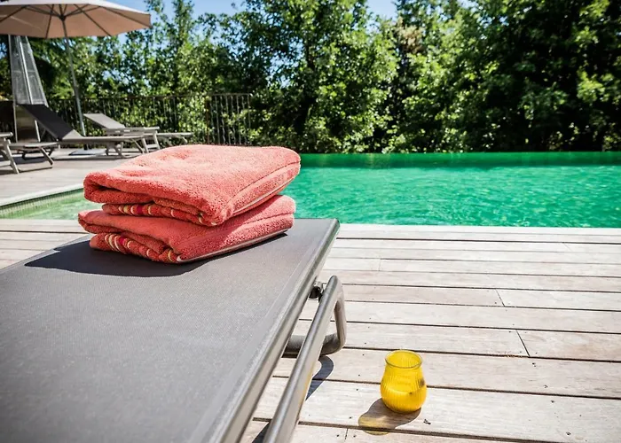 Saint-Maximin-la-Sainte-Baume Hotels