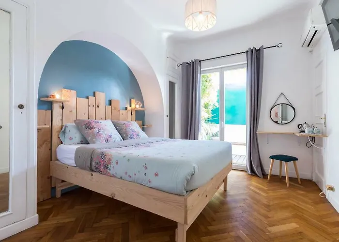 6 Bedrooms Seaview House, Old Town Nice