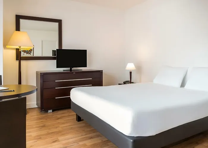 Aparthotel Adagio Access Paris Tour Eiffel St Charles